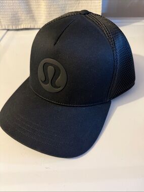 Like New! Lululemon Black Trucker Hat with Logo